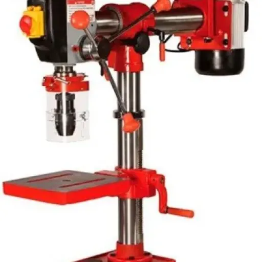 Test Holzmann SB 3116RMN : une perceuse à colonne sérieuse pour l’atelier amateur