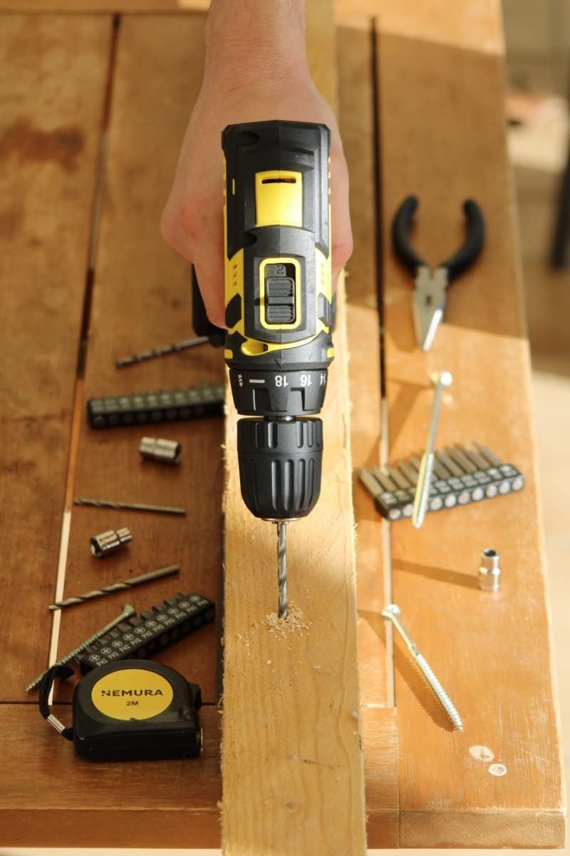 Perceuse Visseuse Sans Fil 20V - Livrée avec 2 Batteries 1,5 Ah - Tournevis Électrique avec Poignée Soft Grip et Lampe Led - Malette avec 54 Accessoires - Marque Française Visseuse à Chocs 2 Batteries