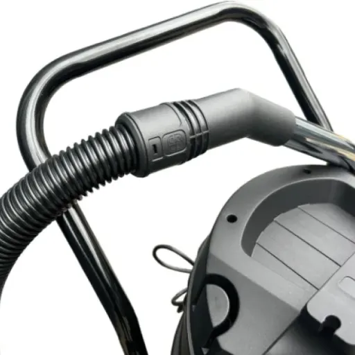 Test Aspirateur industriel 3000 W DeTec : le gros aspirateur de chantier qui mise tout sur la puissance