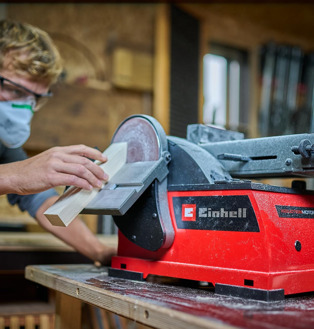 Ponceuse stationnaire à bande et à disque Einhell TE-US 400 (400 W, plateau de ponçage Ø 150 mm, bande abrasive 100 x 914 mm, vitesse max - de la bande 348 m/min, accessoires inclus)