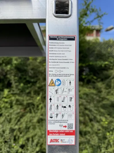 ALTEC AluCombine 3.0 - Échafaudage roulant en aluminium avec traverse, 4 roulettes pivotantes freinables et ancrage mural - Échafaudage de montage - Échelle simple (4 m)