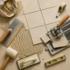 L’outillage du carreleur pour une rénovation de carrelage précise et durable